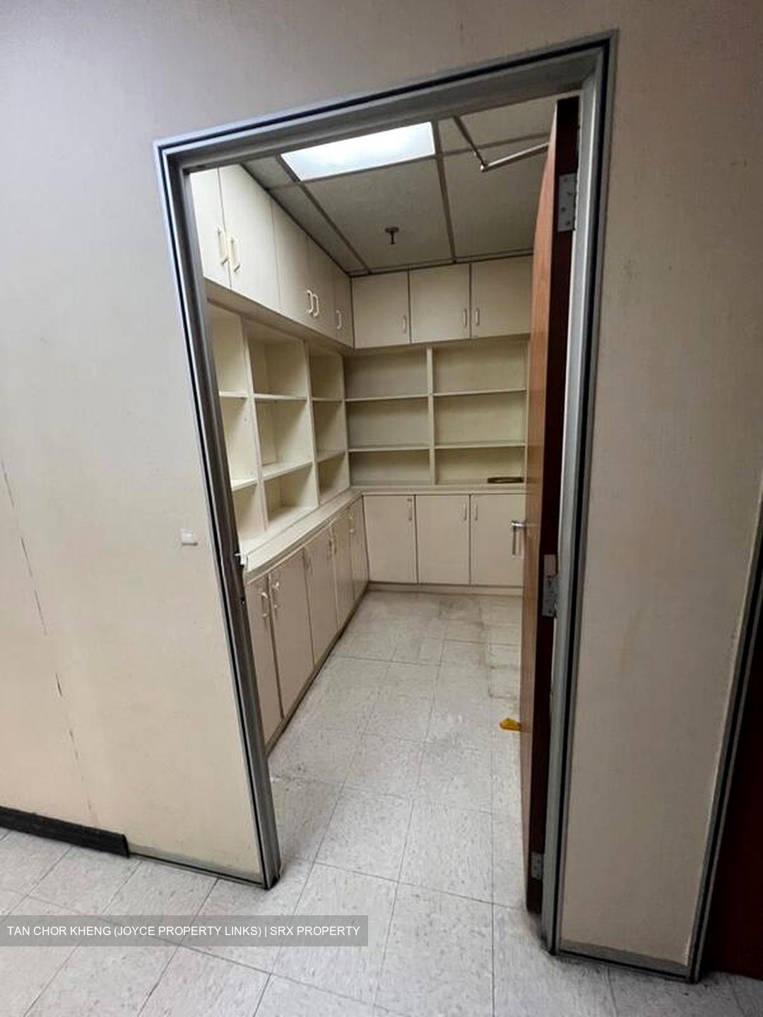 Jalan Besar Plaza (D8), Retail #568677011